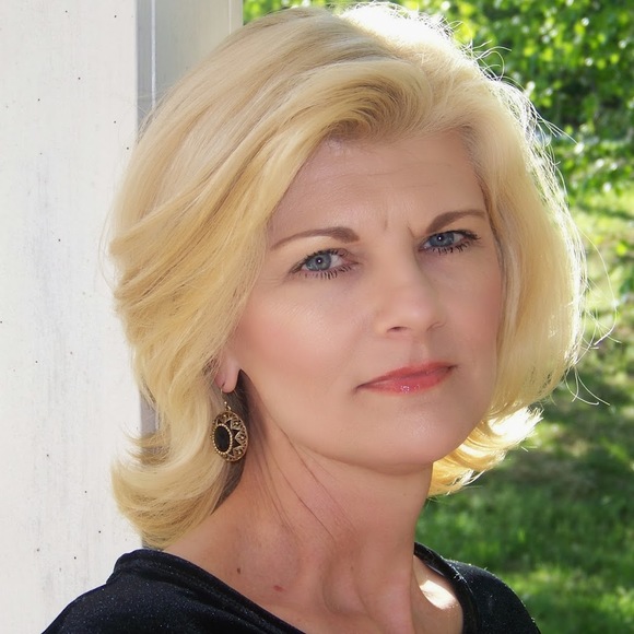 Meet your Posher, Sandi - Picture 1 of 1